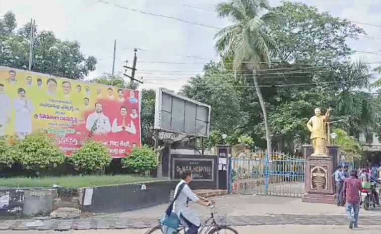 NTRstatue1.jpg
