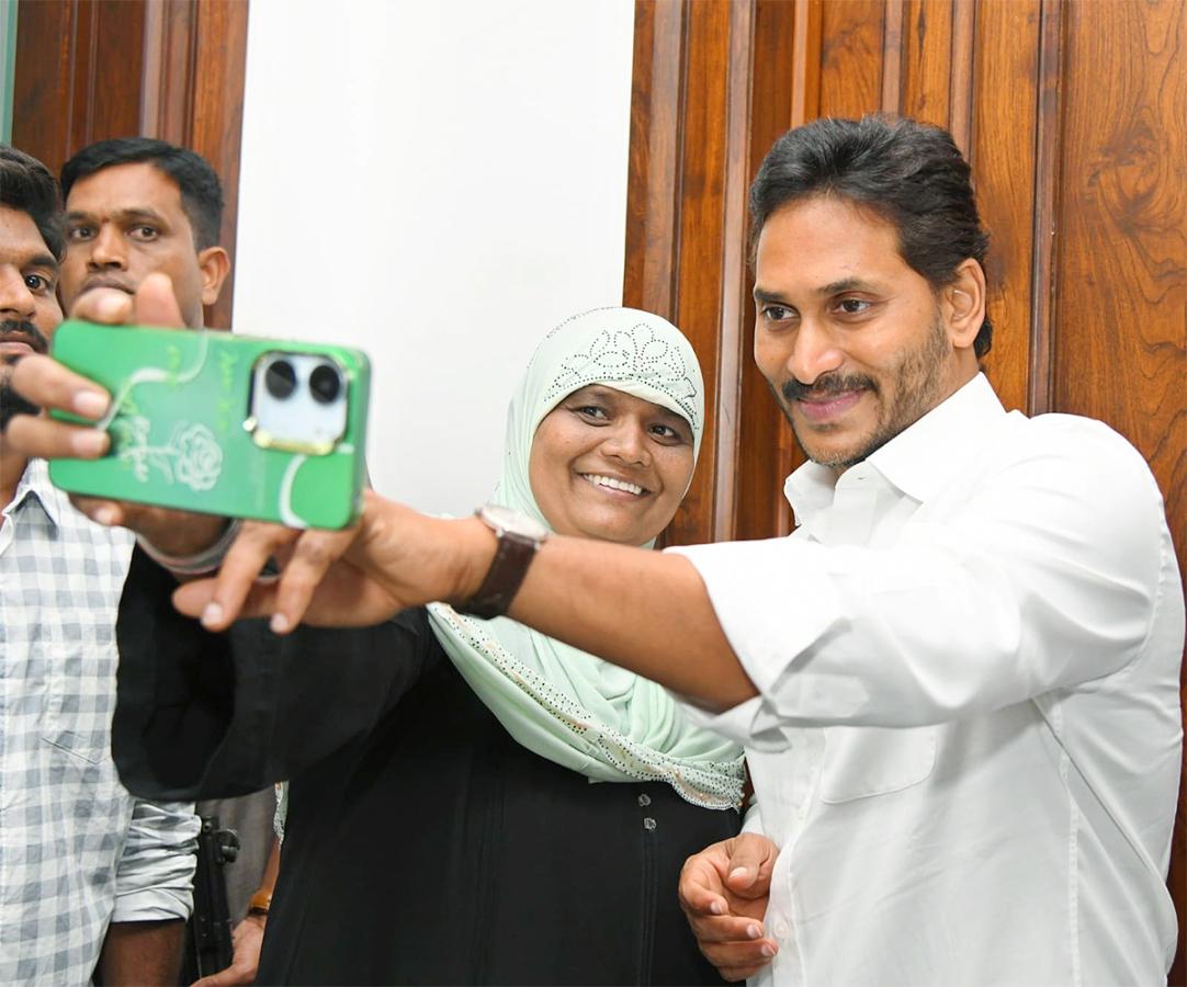 YS_20Jagan_20Meets_20YSRCP_20Activities_20At_20Camp_20Office_20Photos__20_285_29.jpg 5