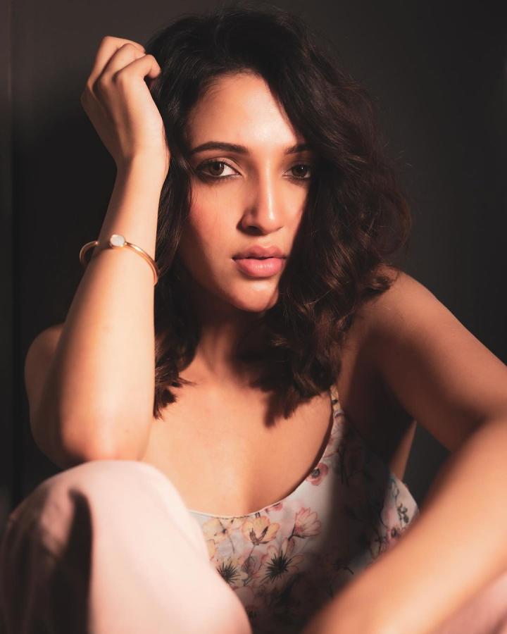 Neha-Shetty-03.jpg 3