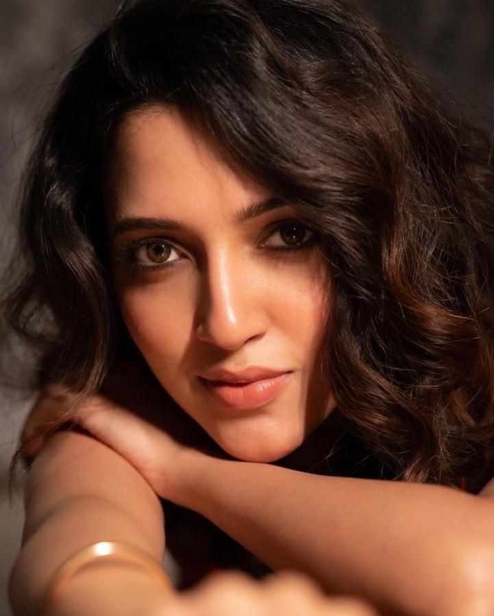 Neha-Shetty-05.jpg 5