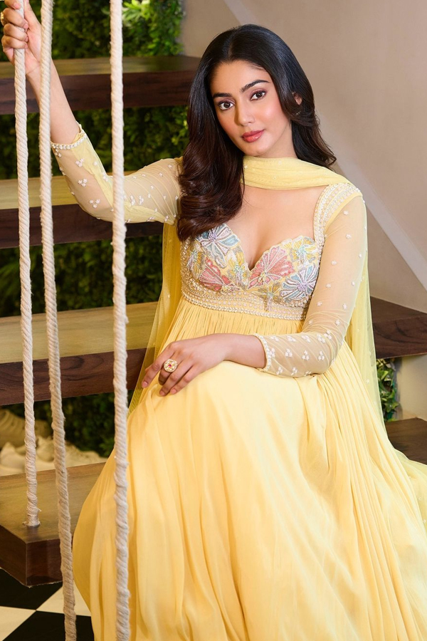 Sana-Makbul-8.jpg 9