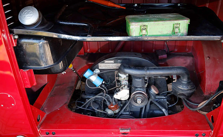 Volkswagen_20Camper_20Bus_20Runs_20like_20Train_20on_20Rail_20tracks_20Photos_20_2812_29.jpg 12