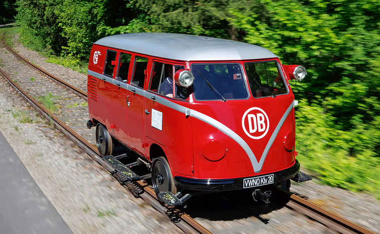 Volkswagen_20Camper_20Bus_20Runs_20like_20Train_20on_20Rail_20tracks_20Photos_20_2813_29.jpg 13