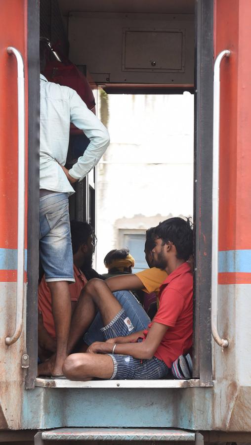problems_20in_20railway_20general_20bhogees__20_2811_29.jpg 11
