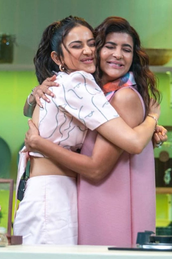 18.Manchu-Lakshmi_Rakul-Preet-Singh.jpg 19
