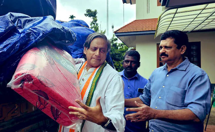 Shashi_20Tharoor.jpg