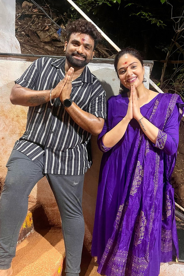 Sreemukhi-5.jpg 6