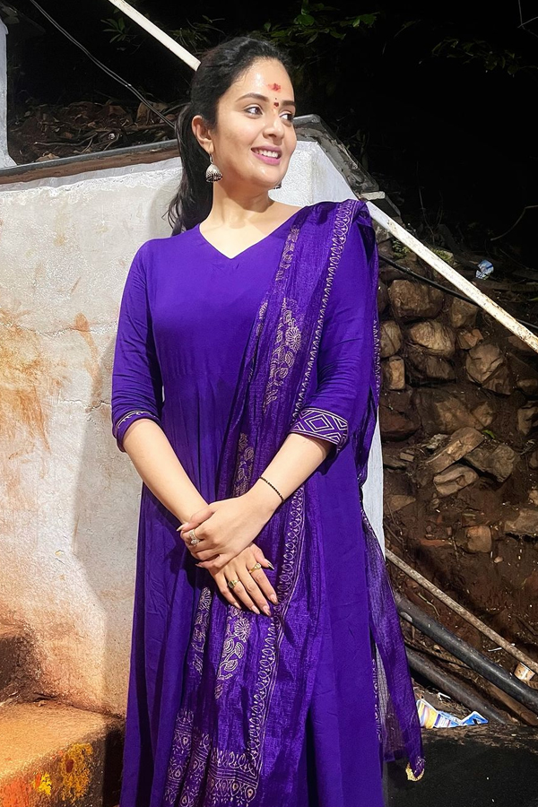 Sreemukhi-7.jpg 8