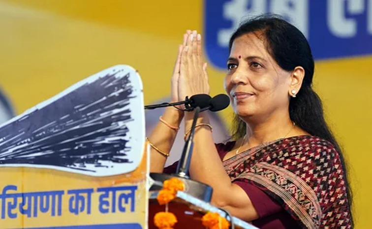 sunitakejriwal_0.jpg