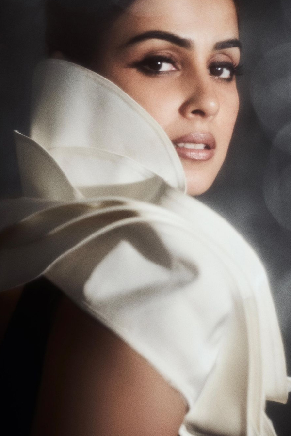 Genelia-D_26_23039_3Bsouza-Deshmukh-11.jpg 12