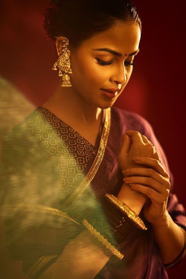 Genelia-D_26_23039_3Bsouza-Deshmukh-16.jpg 17