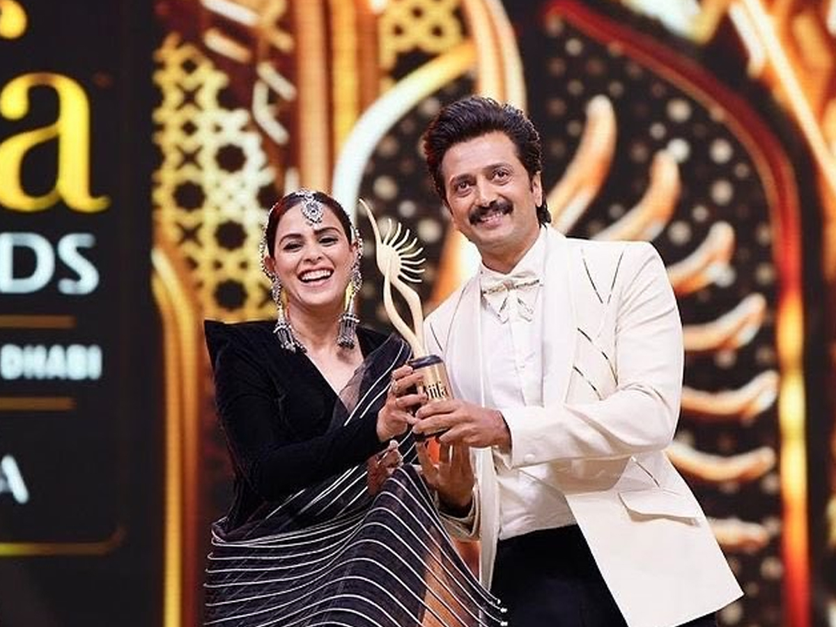 Genelia-D_26_23039_3Bsouza-Deshmukh-21.jpg 22