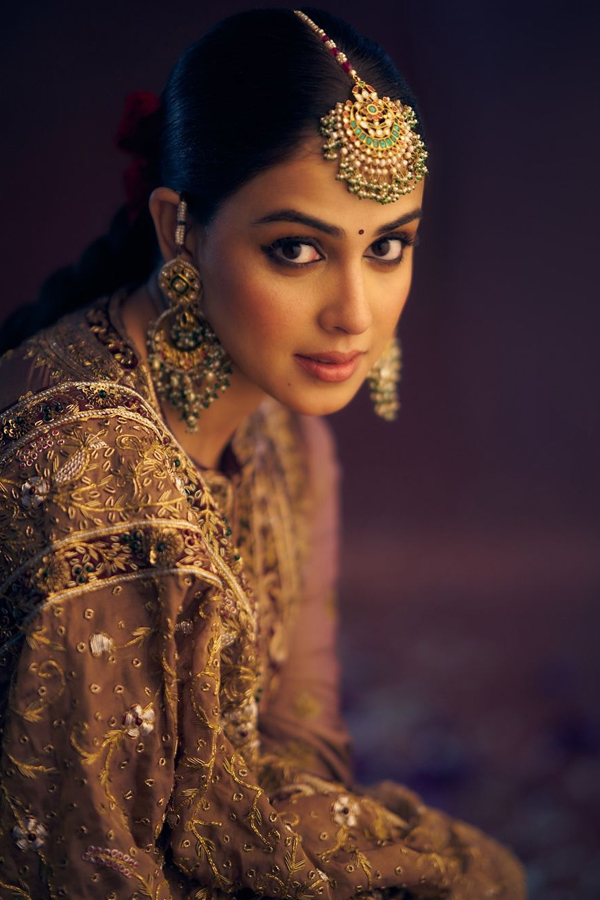 Genelia-D_26_23039_3Bsouza-Deshmukh-5.jpg 6