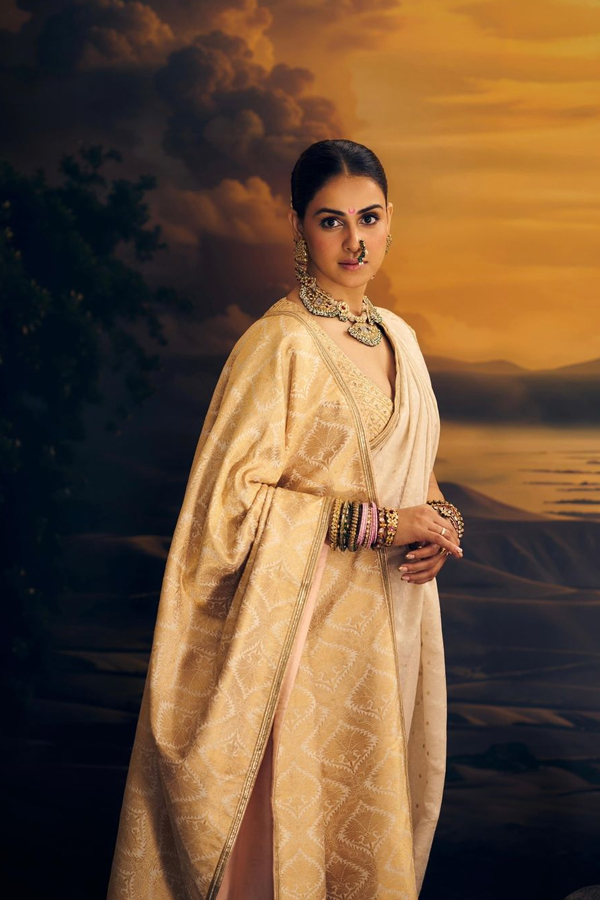 Genelia-D_26_23039_3Bsouza-Deshmukh-6.jpg 7