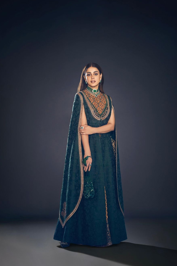 Genelia-D_26_23039_3Bsouza-Deshmukh-7.jpg 8