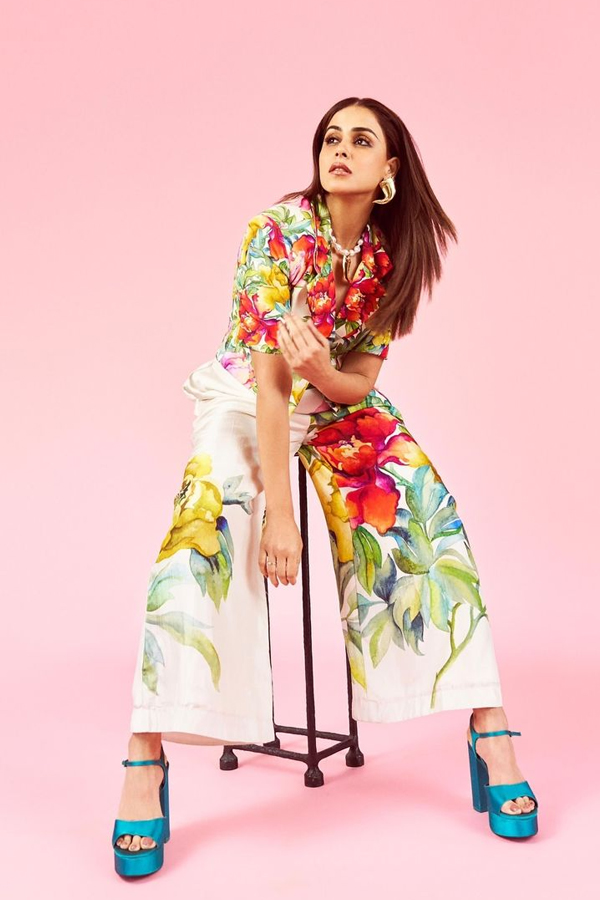 Genelia-D_26_23039_3Bsouza-Deshmukh-8.jpg 9
