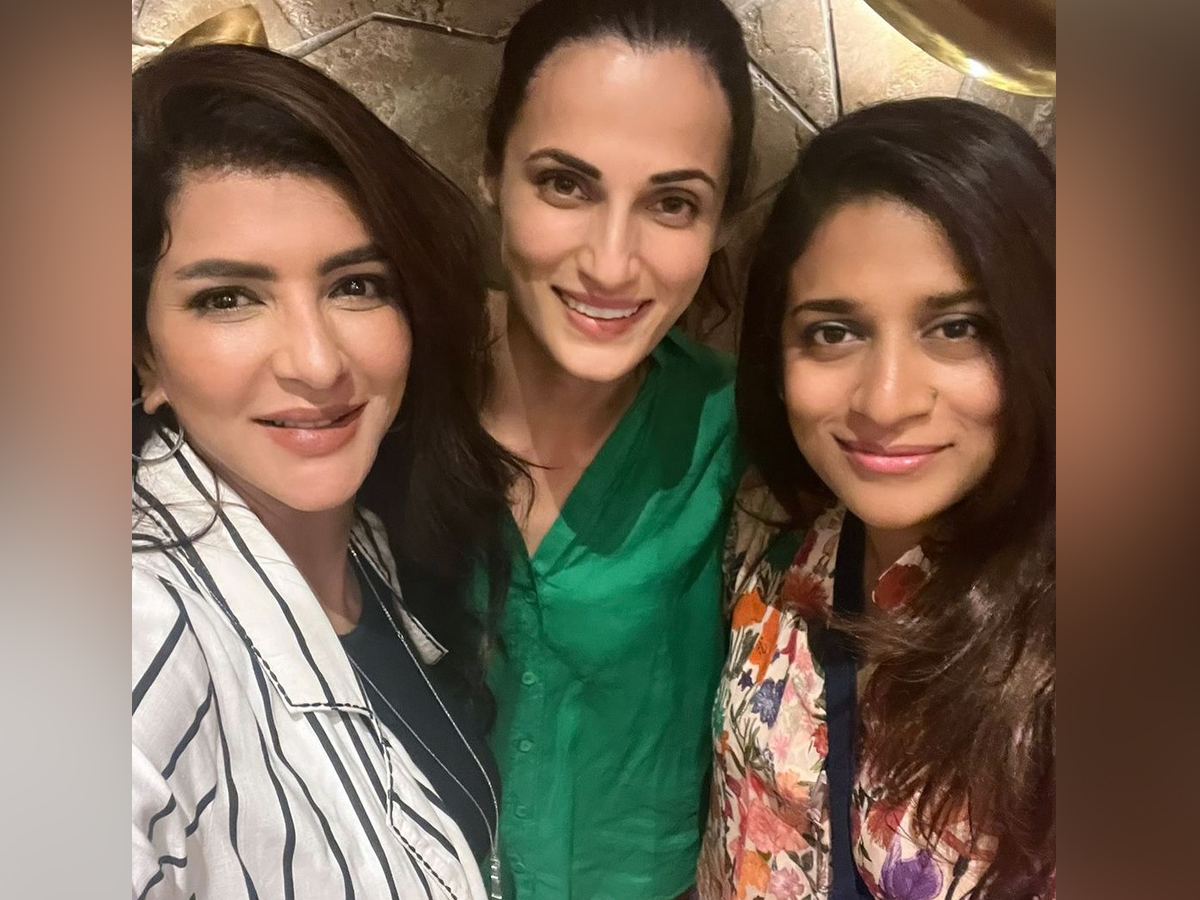 Manchu-Lakshmi-Prasanna-4_0.jpg 5