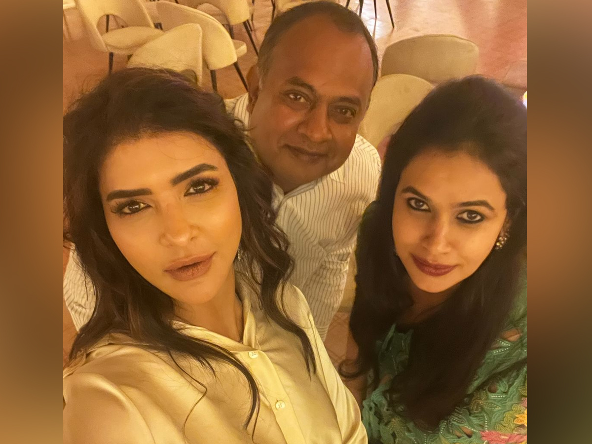 Manchu-Lakshmi-Prasanna-7_0.jpg 8