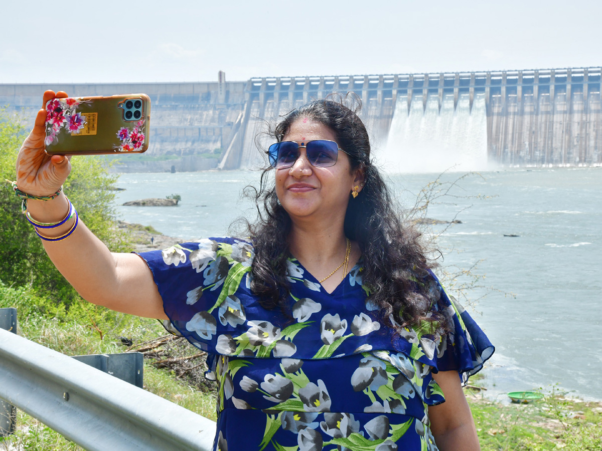Nagarjunasagar_20spillway_20gates_20set_20to_20be_20lifted_20on_20Monday_3.jpg 3