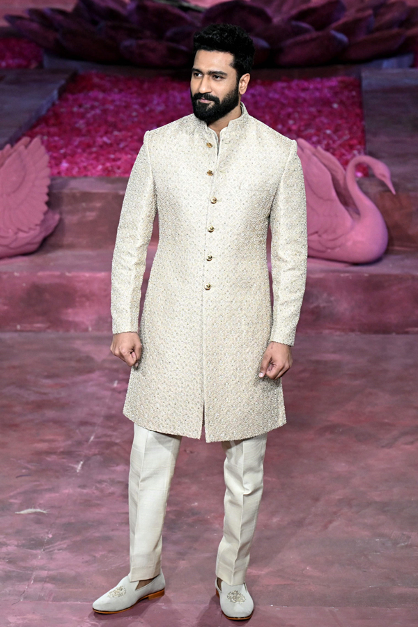 Fashion-Hyundai-India-Couture-Week-2024-10.jpg 10