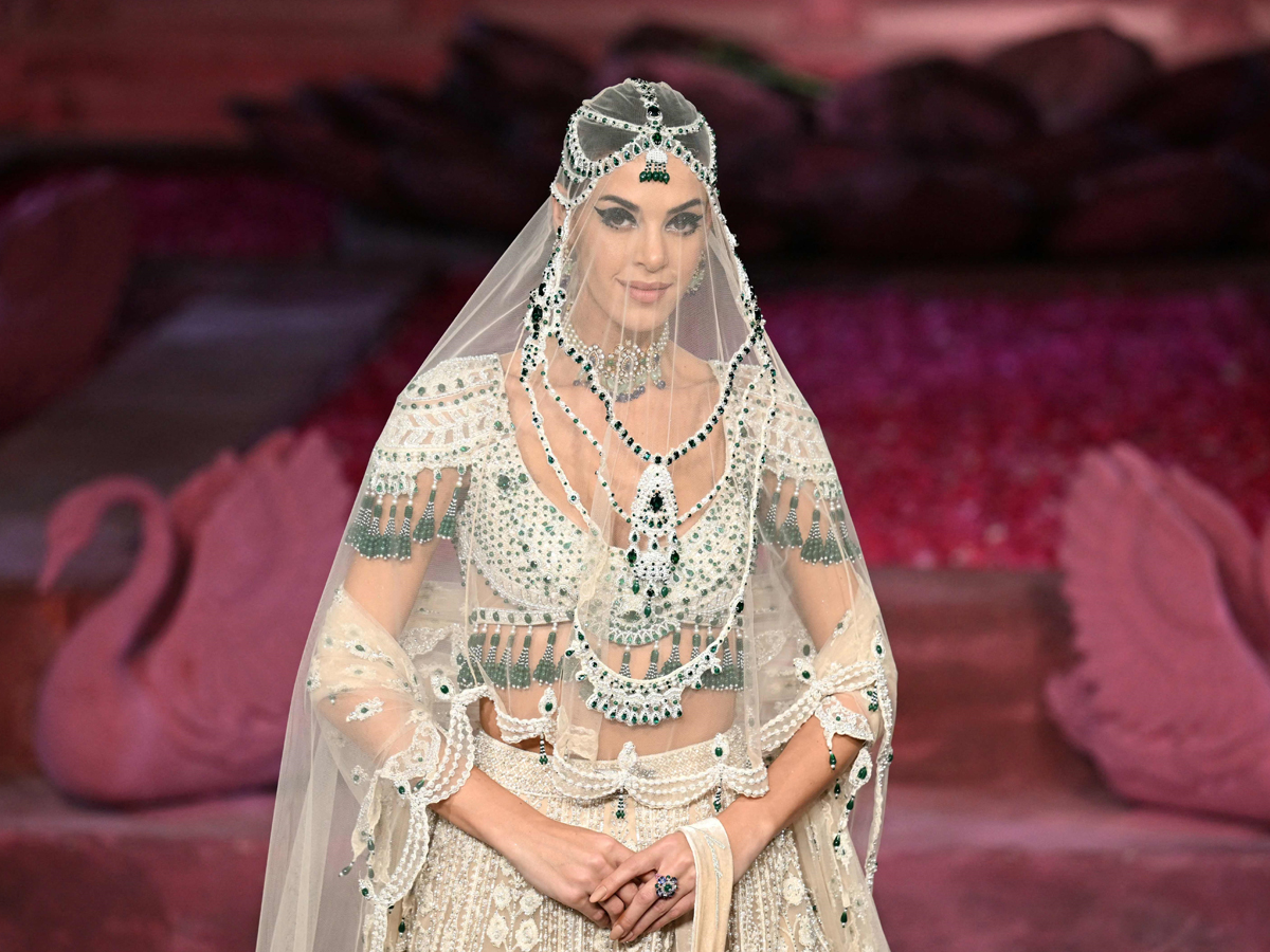 Fashion-Hyundai-India-Couture-Week-2024-11.jpg 11