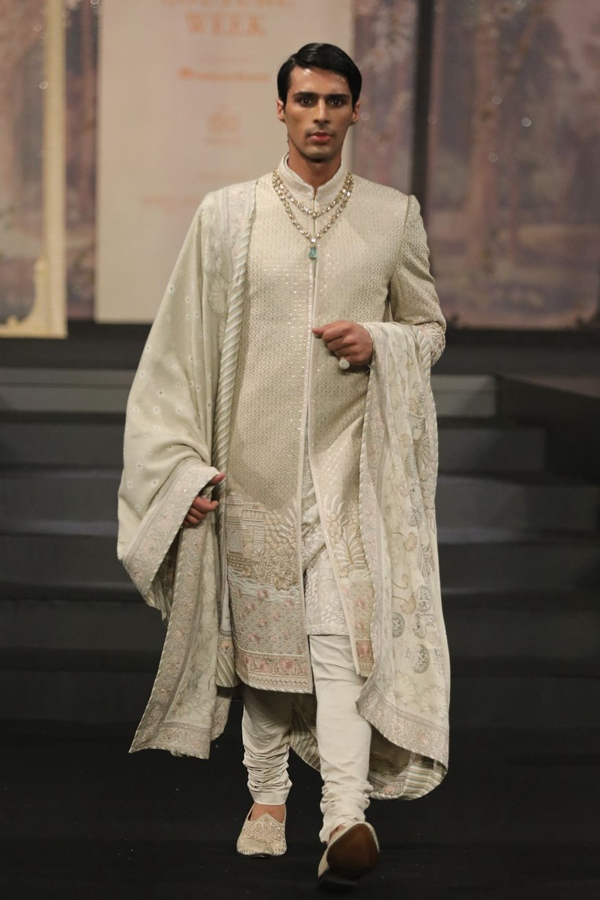 Fashion-Hyundai-India-Couture-Week-2024-12.jpg 12