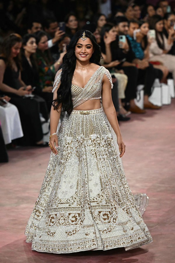 Fashion-Hyundai-India-Couture-Week-2024-9.jpg 9