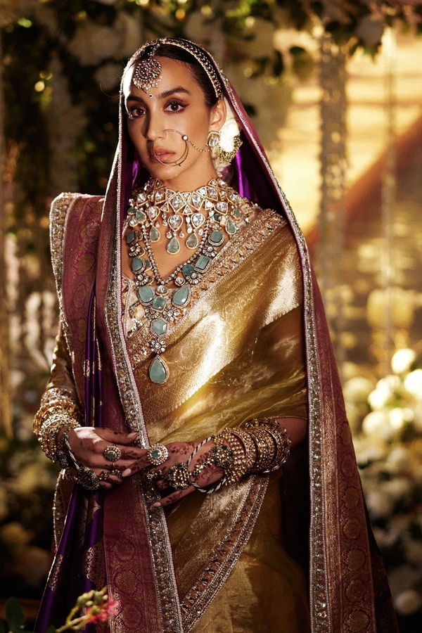 Manish-Malhotra-Fashion-10.jpg 11