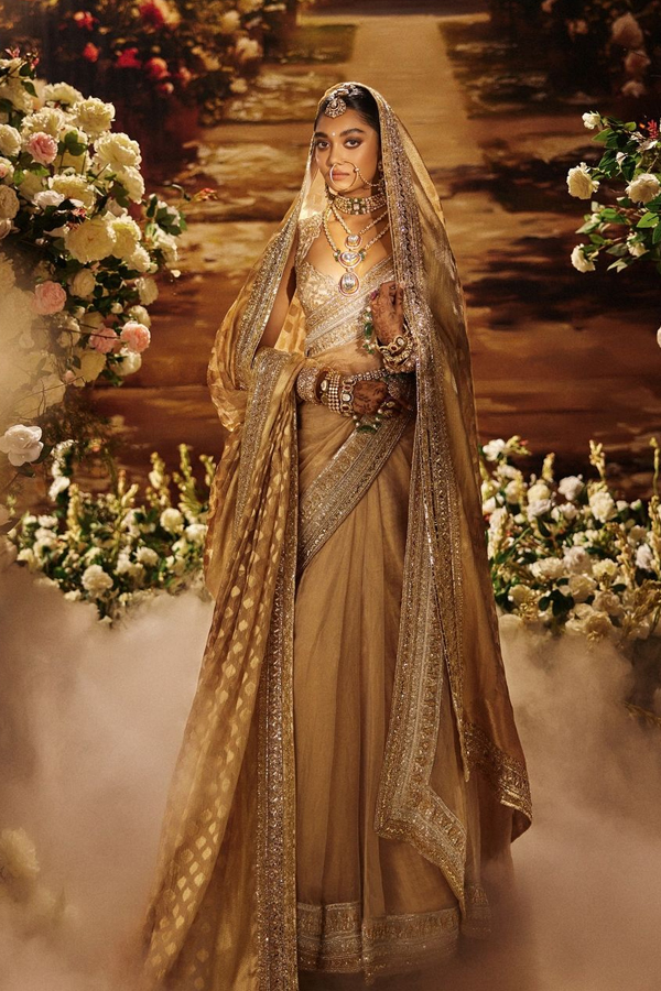 Manish-Malhotra-Fashion-2.jpg 3