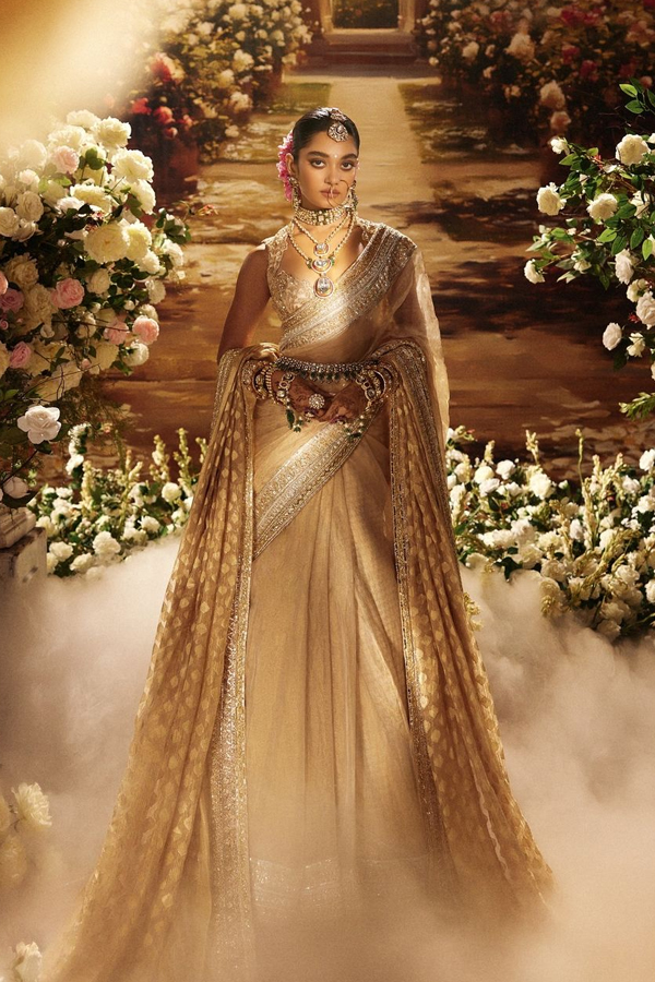 Manish-Malhotra-Fashion-3.jpg 4