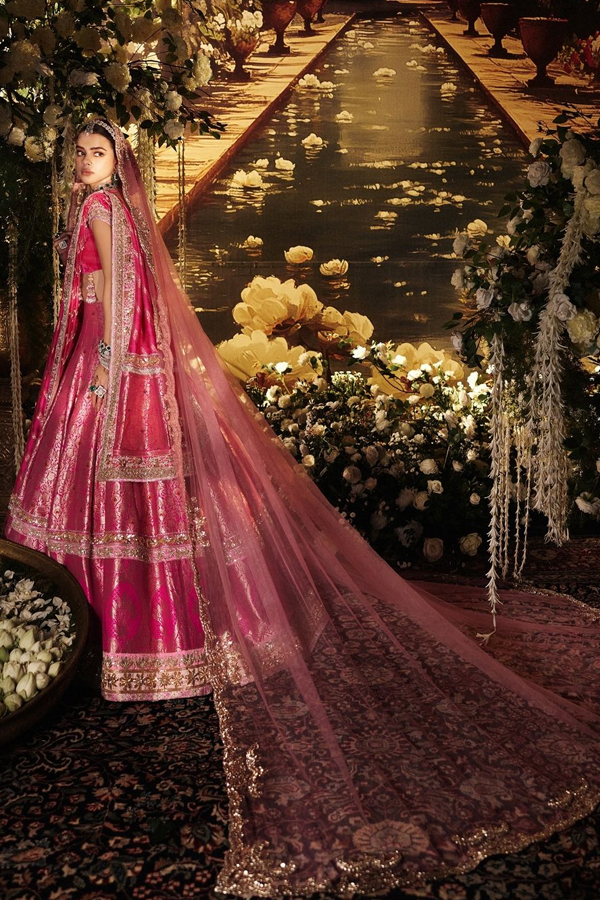 Manish-Malhotra-Fashion-4.jpg 5