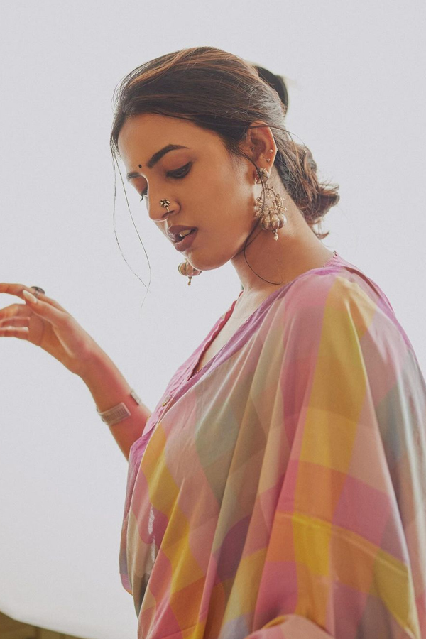 Niharika-Konidela-2_0.jpg 3