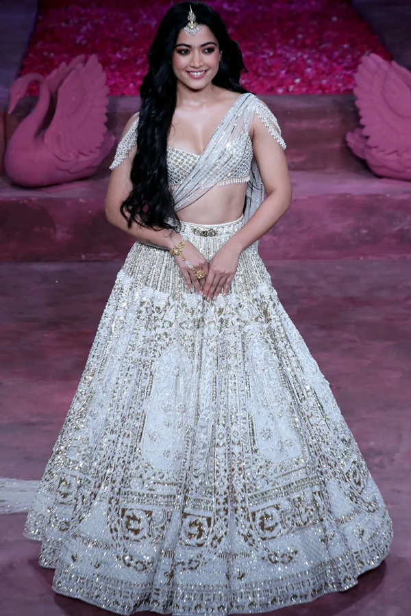 Vicky-Kaushal_Rashmika-Mandanna-7.jpg 8