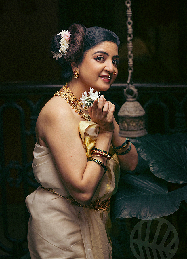 Actress_20Poonam_20Kaur_20Kerala_20Royal_20Clan_20on_20National_20Handloom_20Day__20_284_29.jpg 4