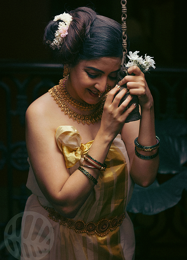 Actress_20Poonam_20Kaur_20Kerala_20Royal_20Clan_20on_20National_20Handloom_20Day__20_288_29.jpg 8