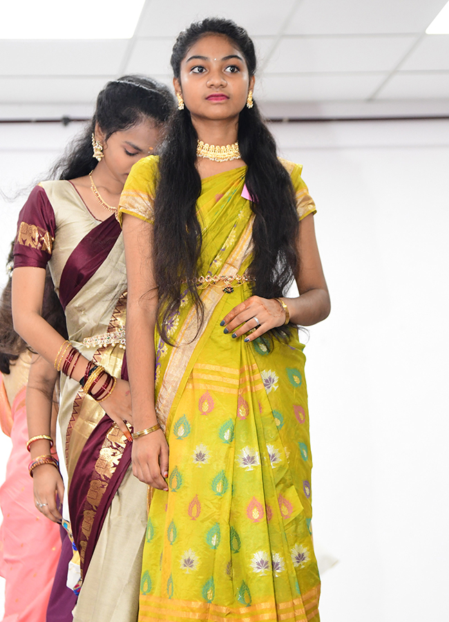 National_20Handloom_20Day_20At_20Vijayawada_20Photos_10.jpg 10