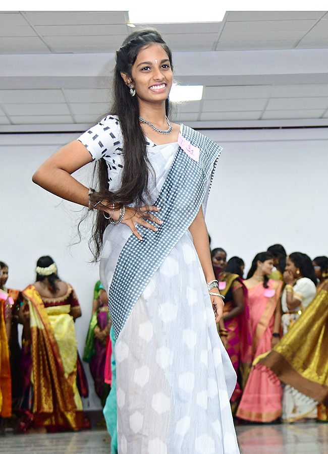National_20Handloom_20Day_20At_20Vijayawada_20Photos_12.jpg 12