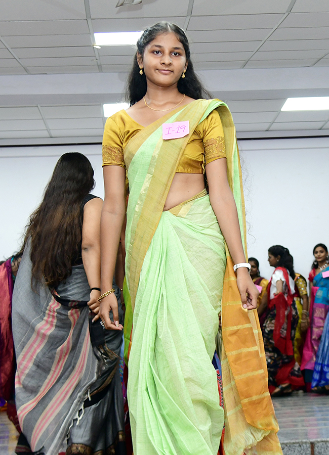 National_20Handloom_20Day_20At_20Vijayawada_20Photos_20.jpg 19