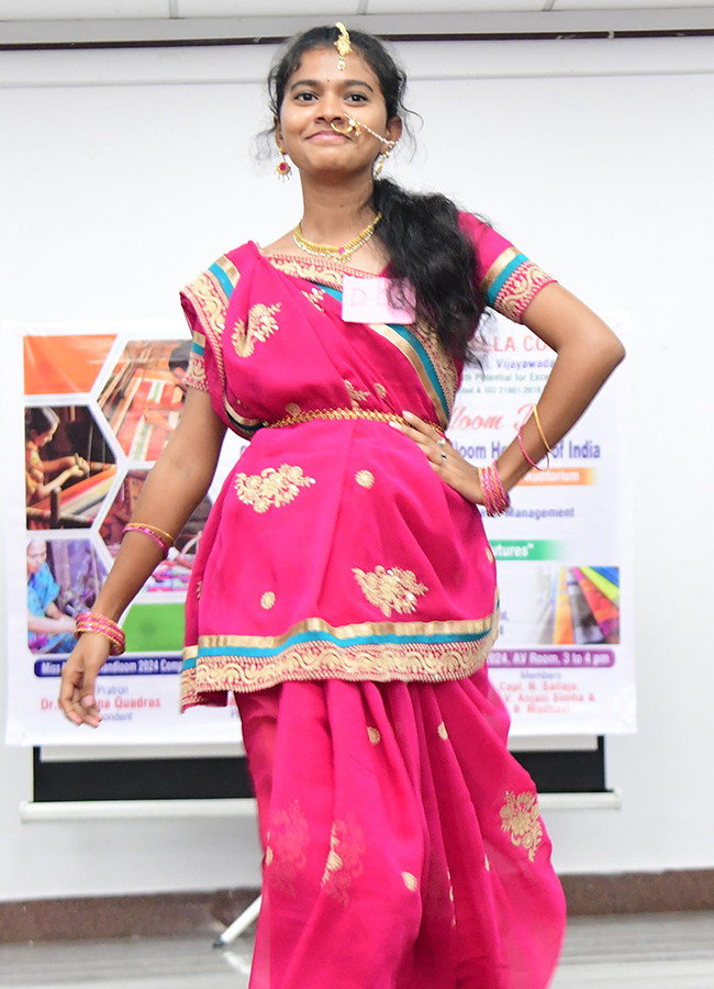 National_20Handloom_20Day_20At_20Vijayawada_20Photos_25.jpg 24