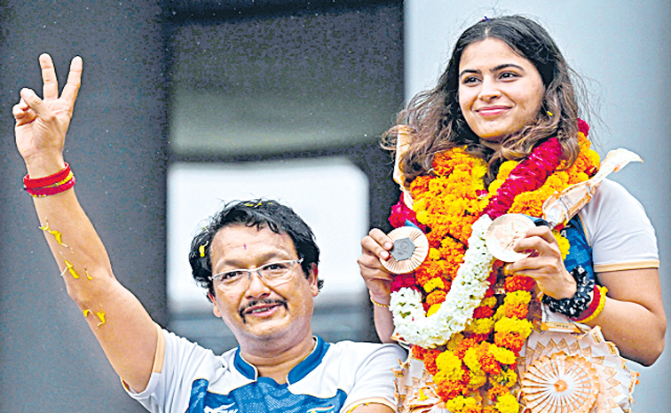 MANU-BHAKER-RETURN-IND5.jpg