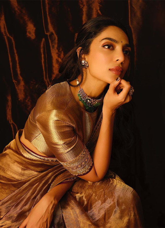 Naga_20Chaitanya_20and_20Sobhita_20Dhulipala_20Engagement_20Photos_20OUT_8.jpg 8