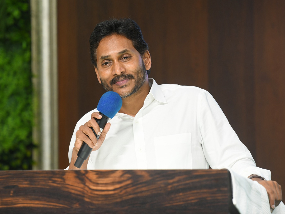 YS_20Jagan_20Meeting_20With_20Narsipatnam_20YSRCP_20Leaders_20.jpg 20