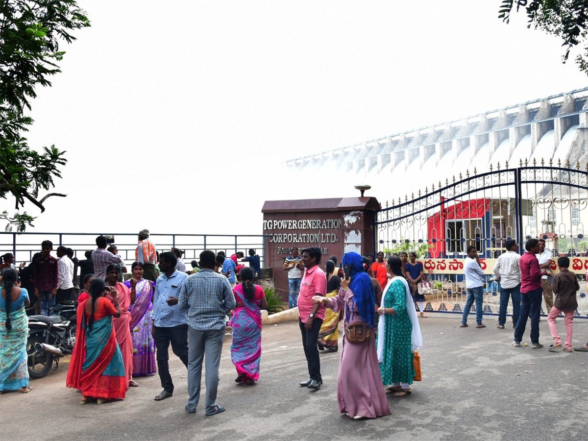 nagarjuna_20sagar_20dam_20gates_20open__20_2826_29.jpg 26