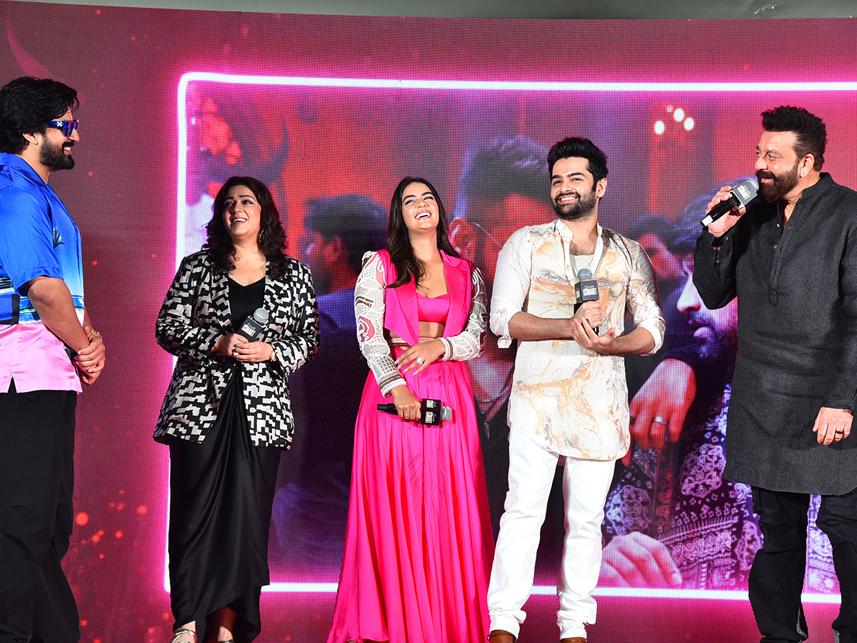 Double_20Ismart_20team_20gears_20up_20for_20exciting_20promotional_20events_20in_20Mumbai__20_2817_29.jpg 17