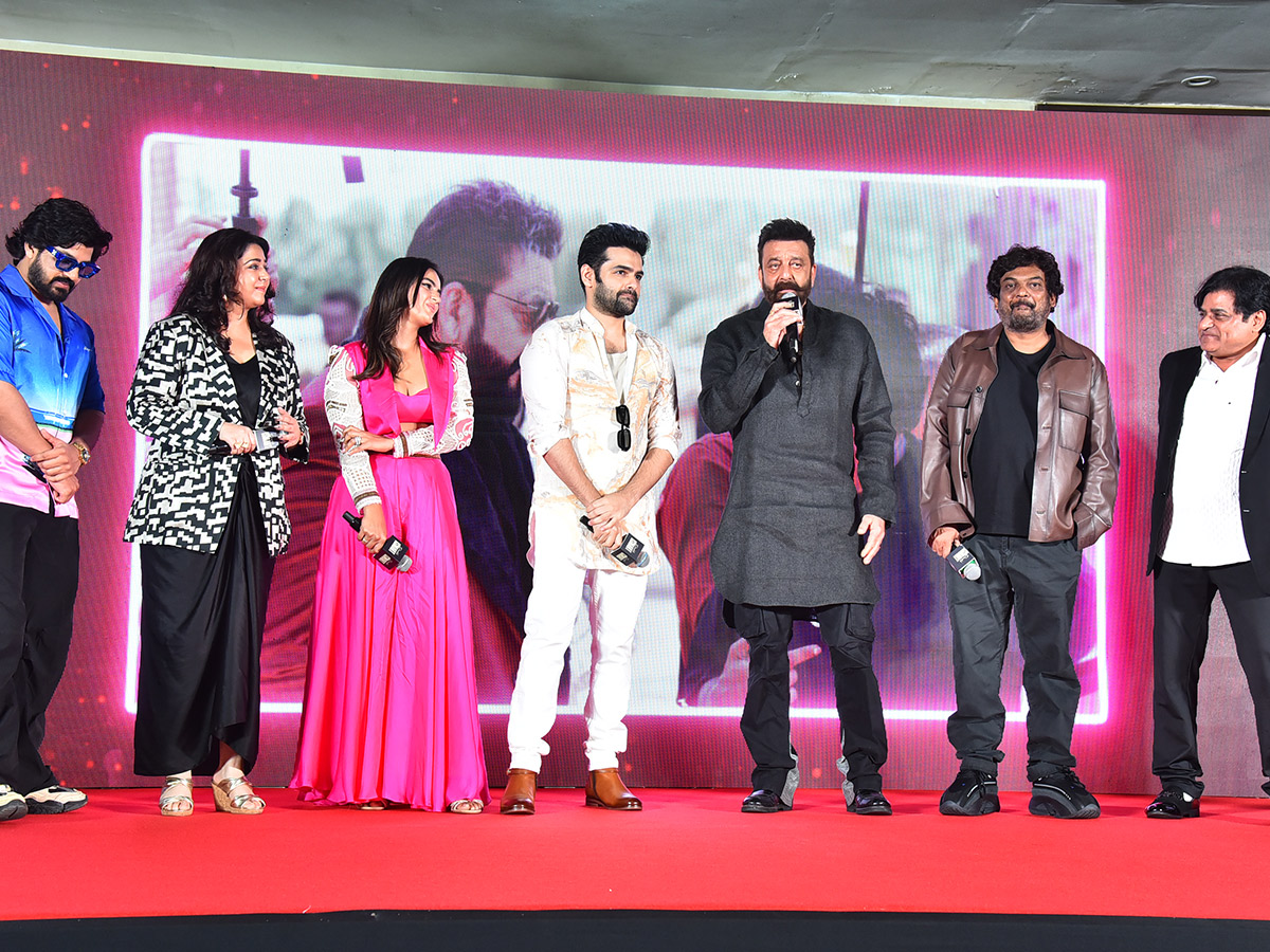 Double_20Ismart_20team_20gears_20up_20for_20exciting_20promotional_20events_20in_20Mumbai__20_2821_29.jpg 21