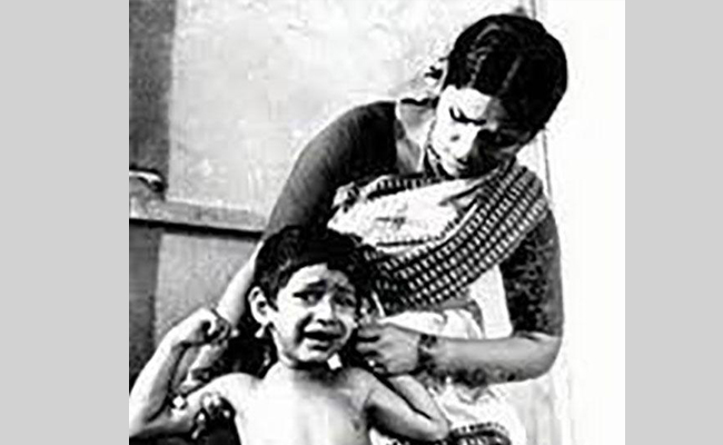 Mahesh_20Babu_20Childhood_20Photos_3.jpg 4