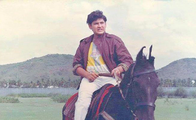 Mahesh_20Babu_20Childhood_20Photos_7.jpg 8