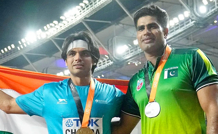 Neeraj_20Chopra_20wins_20silver_20in_20mens_20javelin_2C_20India_20bag_20hockey_20bronze_20Photos_20_283_29.jpg 4