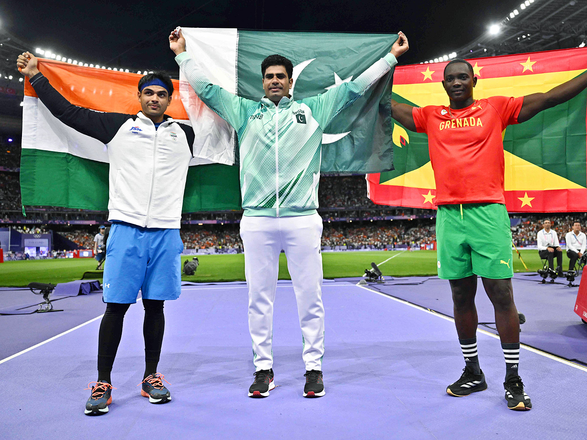 Neeraj_20Chopra_20wins_20silver_20in_20mens_20javelin_2C_20India_20bag_20hockey_20bronze_20Photos_20_288_29.jpg 8
