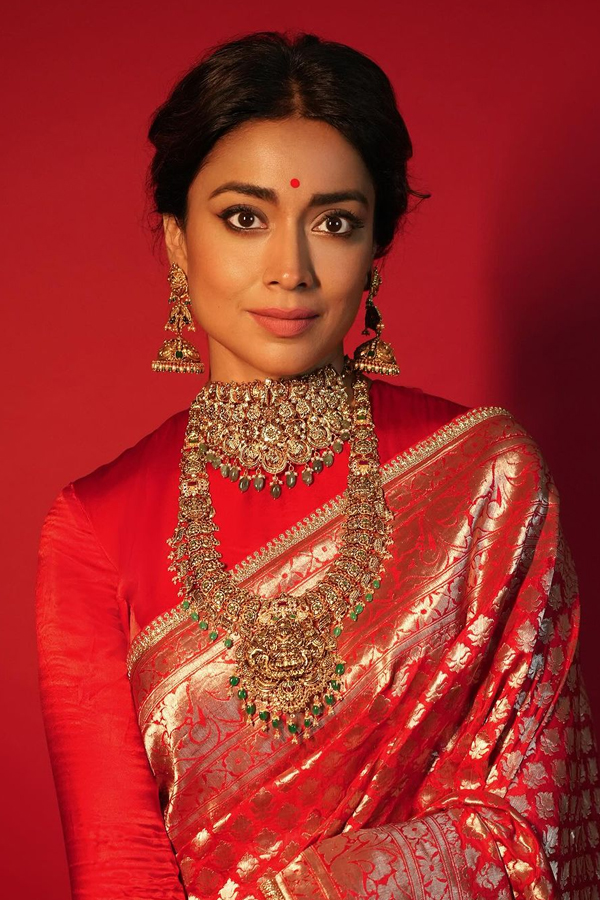 Shriya-Saran-1.jpg 2